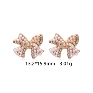 Bow stud earrings with pearls and rhinestones, dimensions 13.2x15.9mm, weight 3.01g