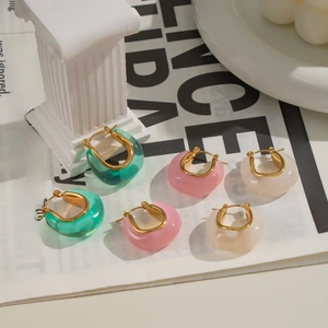 Chic U-shaped 18k gold-plated resin hoop earrings in green pink and beige colors