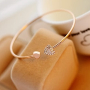 Bracciale a cuore regolabile in oro rosa con cristalli lucenti da donna