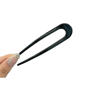 Forcina per capelli nera minimalista a forma di U per chignon con finitura lucida a mano