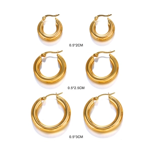 Tre paia di orecchini a cerchio in acciaio inossidabile placcato oro 18K da 2, 2,5 e 3 cm