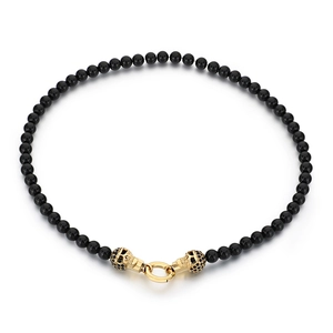 Collier de perles punk hip-hop avec fermoir tête de mort doré et perles en verre noir