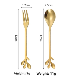 Detailansicht des goldenen Edelstahl Bestecksets mit Blattgriff Design und Abmessungen