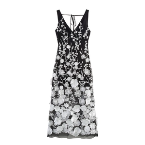 Robe Maxi Sexy À Col En V Profond Camisole En Maille Polyester Avec Broderie Florale 3D Dos Lacé Taille Haute Élégante Femmes