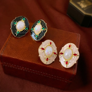 Boucles d'Oreilles Puces Ovales Style Palais Français Vintage Pour Femmes Baroque Alliage Imitation Künstliche Perle Émail Avec Tige en Argent