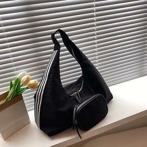 Minimalist Black Nylon Hobo Shoulder Bag Large Capacity Crescent Underarm Bag With Detachable Pouch Casual Niche Style Women