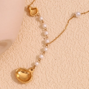 Elegant 18K gold plated stainless steel necklace with faux pearls and shell pendants