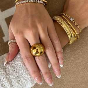 Ensemble luxe bracelet en acier inoxydable plaqué or 18k et bague en zircon