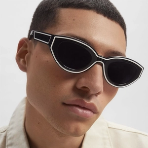 Lunettes de soleil œil de chat à monture noire et lignes blanches, protection solaire chic