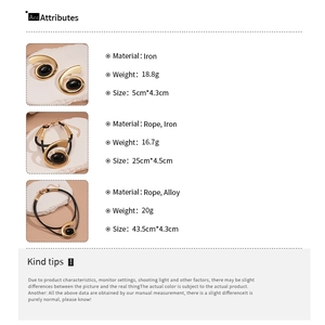Détails des paramètres pour colliers et boucles d'oreilles géométriques en métal doré