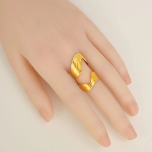 Minimalist 18k gold double layered S-shaped open ring with unique wavy texture for women