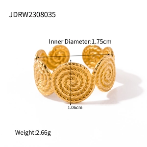 Adjustable golden stainless steel spiral ring with dimensions 1.75cm and 2.66g weight