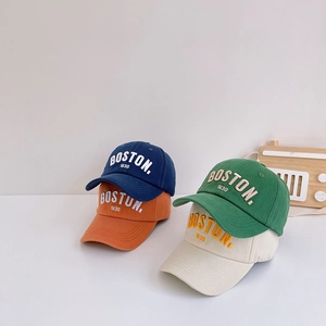 Kids baseball caps in blue, orange, green and beige with Boston 1630 embroidery