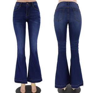 Dunkelblaue Schlagjeans für Damen mit hoher Taille, schmaler Passform und Fransen am Saum