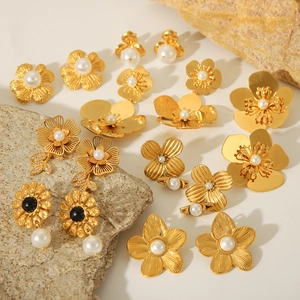 Flower Stud Earrings Stainless Steel 18K Gold Plated Artificial Pearl French Vintage Fashion Elegant Jewelry For Women Girls