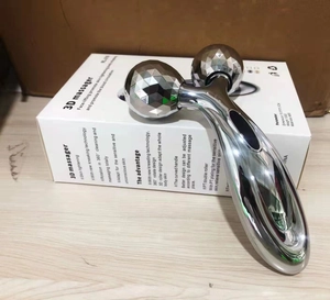 Detailed retail packaging of the silver 3D roller massager showing technical specifications