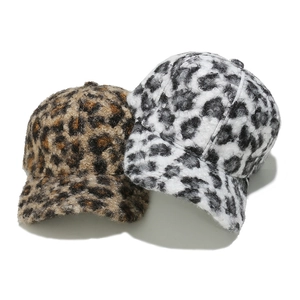 Faux lamb wool baseball caps with leopard print patterns for autumn and winter