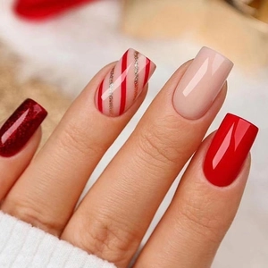 Red Christmas Press On Nails Square Medium Long Fake Nails Striped Glitter Nude Pink Artificial Tips For Women