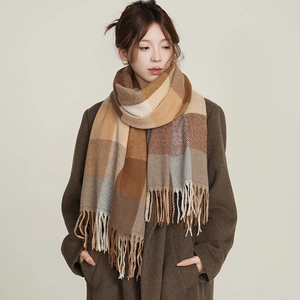 British style check cashmere-feel scarf with tassels in beige and brown tones