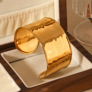 Textured Hammered Wide Cuff Bracelet 18K Gold Plated Stainless Steel Statement Bangle Exaggerated Jewelry For Women