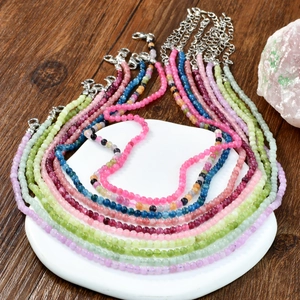 Chic beaded necklace with natural pink quartz and tourmaline stones for women