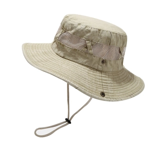 Cappello da sole outdoor in mesh kaki con corda antivento regolabile e tesa larga