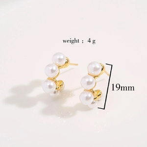 Vintage style gold pearl earrings with C-shaped design and 19mm diameter sizing
