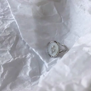 S925 sterling silver tulip shell ring with minimalist oval inlay and open design