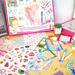 Set de diario DIY para niñas con más de 100 piezas, pegatinas y bolígrafos rosa