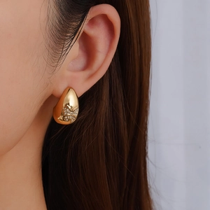 Boucles d'oreilles goutte en acier plaqué or 18K avec zircon papillon pour femmes