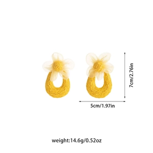 Detailed size specifications for handmade raffia flower earrings in yellow finish