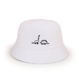 Détail du chapeau bob en toile blanche avec broderie dinosaure pour petit garçon