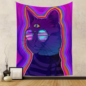 Detail eines psychedelischen Wandteppichs mit dreiäugiger Katze im Boho-Stil