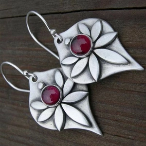 Orecchini vintage in argento 925 a forma di foglia con granato e motivi floreali bohémien