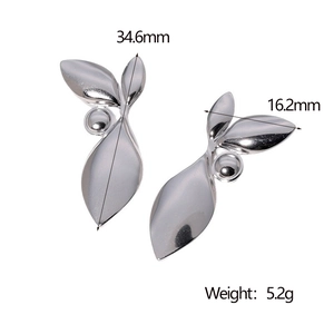 Detail of silver leaf earrings with dimensions 34.6mm x 16.2mm and weight 5.2g