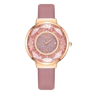 Montre Cadvan pour femme avec bracelet en cuir rose et cadran orné de strass