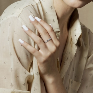 Elegant S925 sterling silver heart ring for women with minimalist zircon inlay