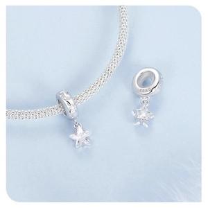 Vue macro du pendentif étoile en argent S925 avec zircons pour bracelets DIY