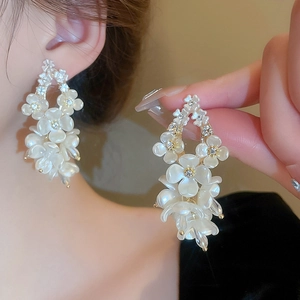 Elegant long acrylic flower earrings with rhinestones and silver needles for women