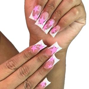 Französische Sarg-Kunstnägel mit rosa Sternmustern und langem Y2K Ballerina-Stil