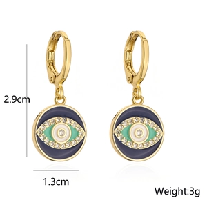 Dettaglio degli orecchini evil eye in oro 18K con dimensioni e specifiche di peso