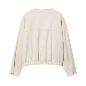 Veste baseball courte beige avec coutures au dos et ourlet élastique vue de l'arrière