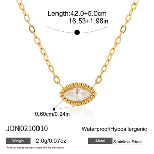Détail du pendentif zircon marquise en or 18k sur chaîne acier avec dimensions