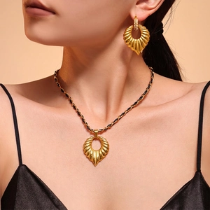 Fashion Heart Leaf Stainless Steel Jewelry Set For Women Roman Pattern Rhinestone Inlaid Necklace Earrings Set For Party Dating Jewelry
