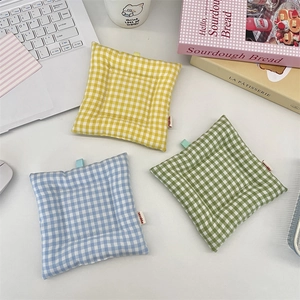 Lot de trois dessous de verre en tissu vichy matelassé pour l'isolation thermique