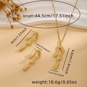 Detailed size and weight specs for gold irregular wavy necklace and earrings set