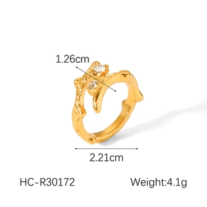 Detail showing dimensions of the 18k gold plated geometric ring with cubic zirconia