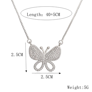 Dettagli del ciondolo a farfalla 2,5 cm e lunghezza catena 40+5 cm in finitura argento