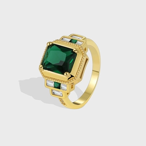 Vintage European Style Brass Gold Plated Emerald Cut Green White Zirconia Ring For Women Luxury Accessory Party Jewelry