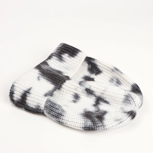 Winter tie-dye ribbed knit beanie for men and women with warm black and white marbling